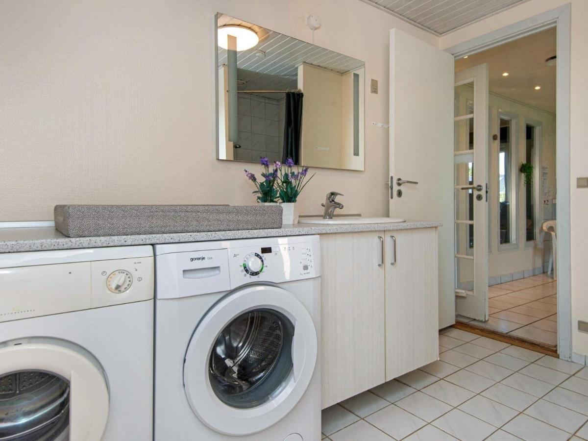 10 Person Holiday Home In Juelsminde Sonderby  Екстериор снимка