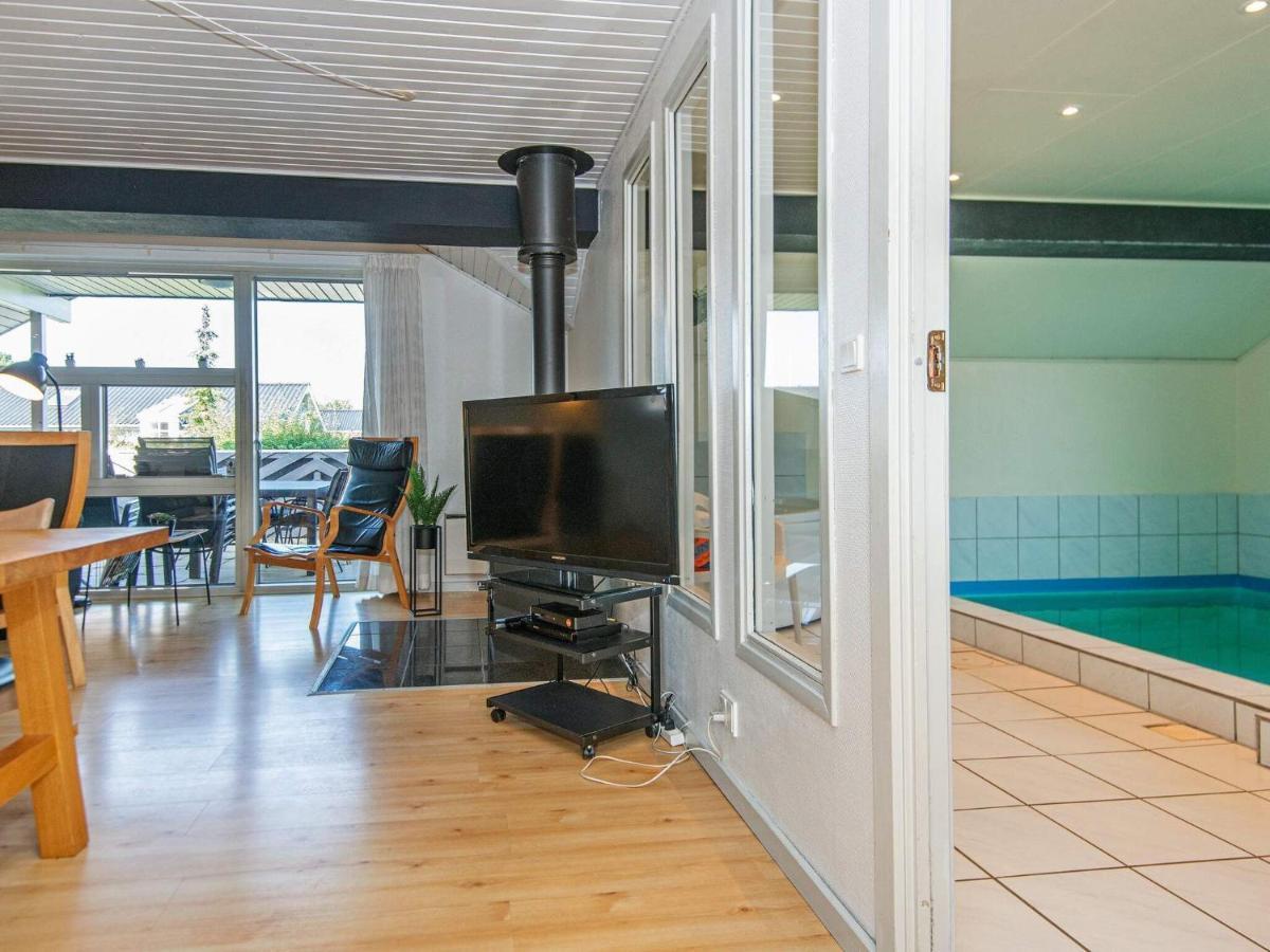 10 Person Holiday Home In Juelsminde Sonderby  Екстериор снимка
