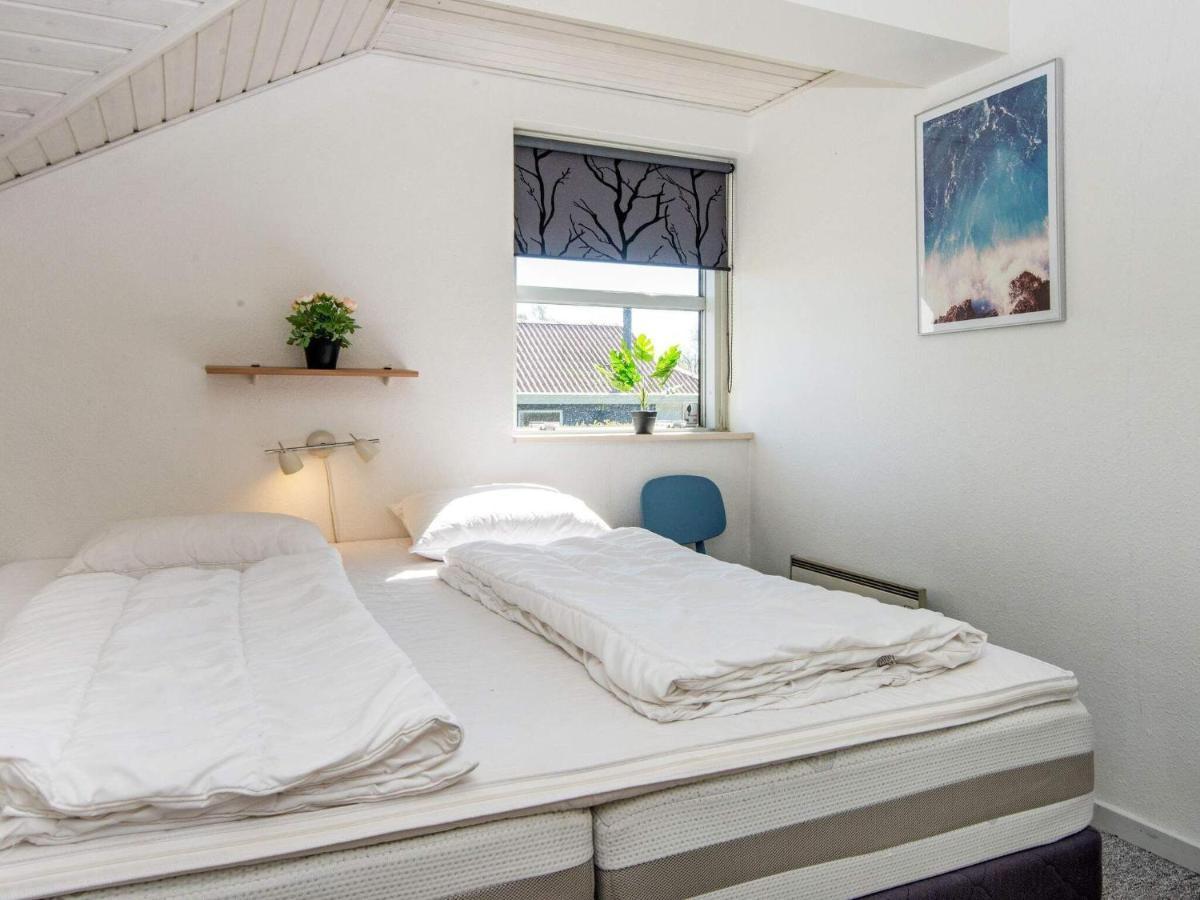 10 Person Holiday Home In Juelsminde Sonderby  Екстериор снимка