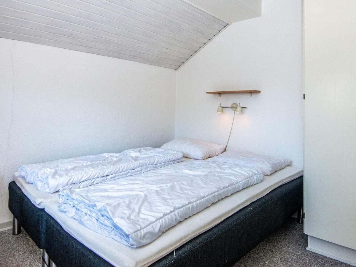 10 Person Holiday Home In Juelsminde Sonderby  Екстериор снимка